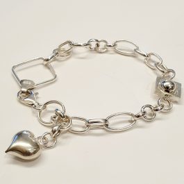 Луксозна сребърна гривна със сърце“ Класика“