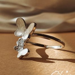Свеж сребърен пръстен с пеперуди