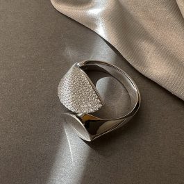Елегантен сребърен пръстен “ Флора “