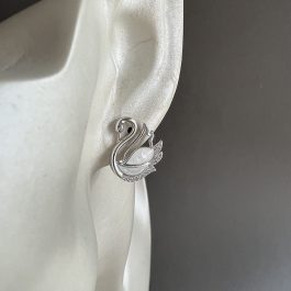 Елегантен сребърен комплект с лебеди и седеф