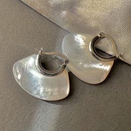 Романтични сребърни обици със седеф
