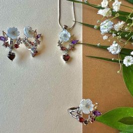 Елегантен сребърен комплект с цветя и сърце