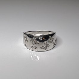 Стилен сребърен пръстен “ Есенс „