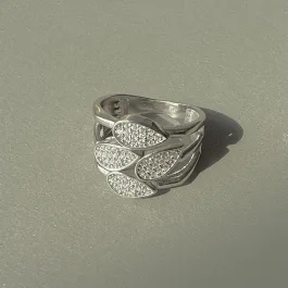 Стилен сребърен пръстен с листа