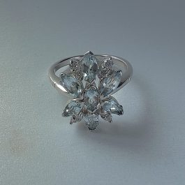 Луксозен сребърен пръстен с Топаз