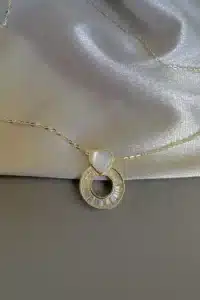 Стилно сребърно колие със сърце от седеф и позлата