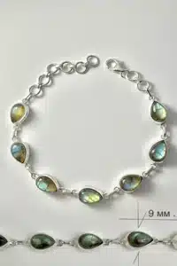 Изящна сребърна гривна с Лабрадорит