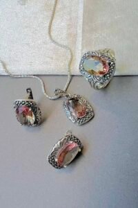 Елегантен сребърен комплект със Султанит и марказити