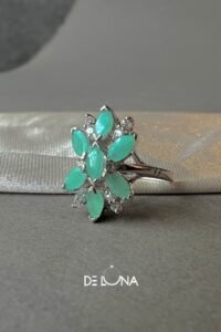 Стилен сребърен пръстен „ Изумруд - роял“