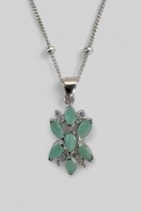 Елегантно сребърено колие „ Изумруд - Роял“