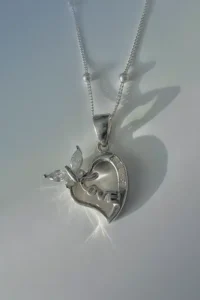 Елегантно сребърно колие със сърце и пеперуда "Love"