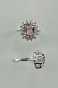 Стилен сребърен пръстен със Султанит и цирконий